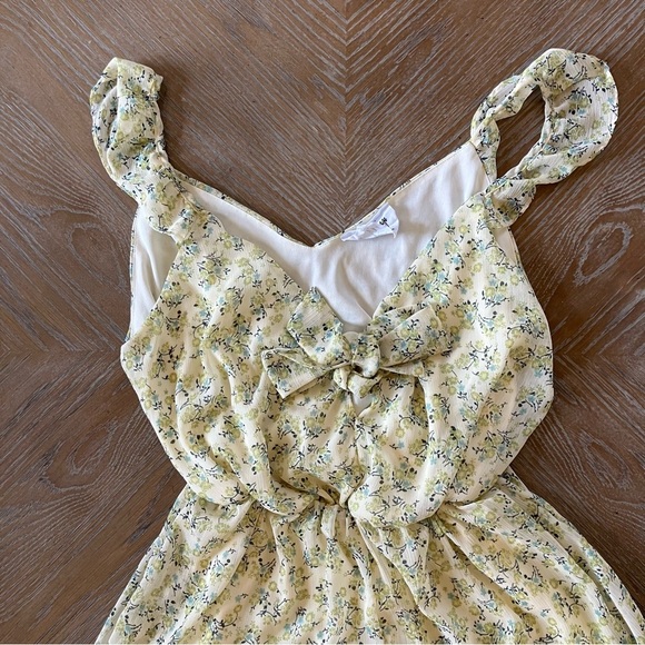 Sadie & Sage Floral Romper (XL) - Picture 6 of 9